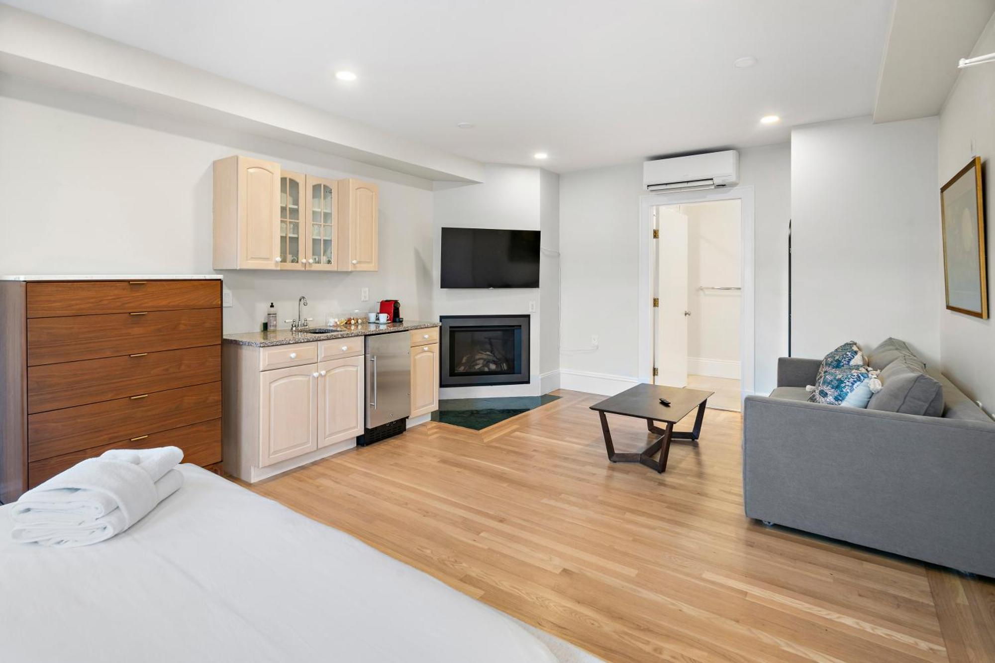 Charlesgate Suites Boston Extérieur photo
